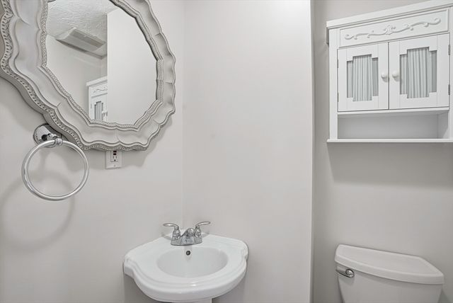 55 Arrowwood Dr 55, Shrewsbury, MA 01545