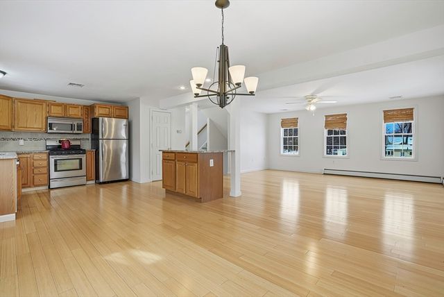 55 Arrowwood Dr 55, Shrewsbury, MA 01545