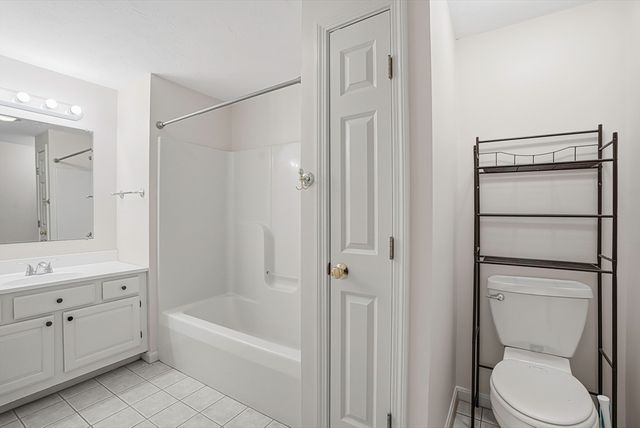 55 Arrowwood Dr 55, Shrewsbury, MA 01545