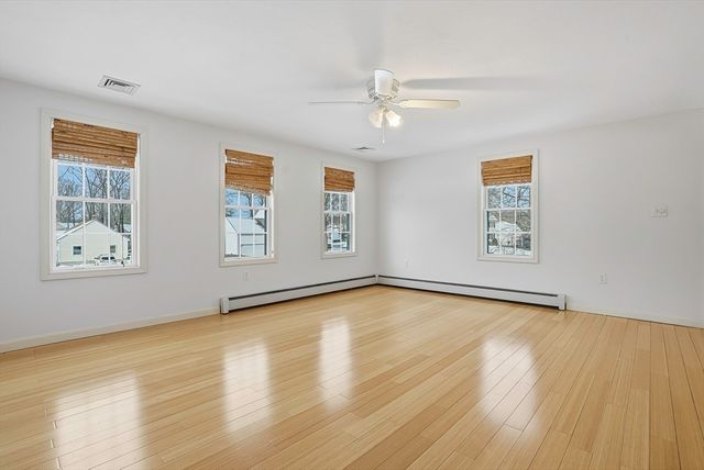 55 Arrowwood Dr 55, Shrewsbury, MA 01545