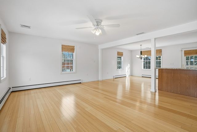 55 Arrowwood Dr 55, Shrewsbury, MA 01545