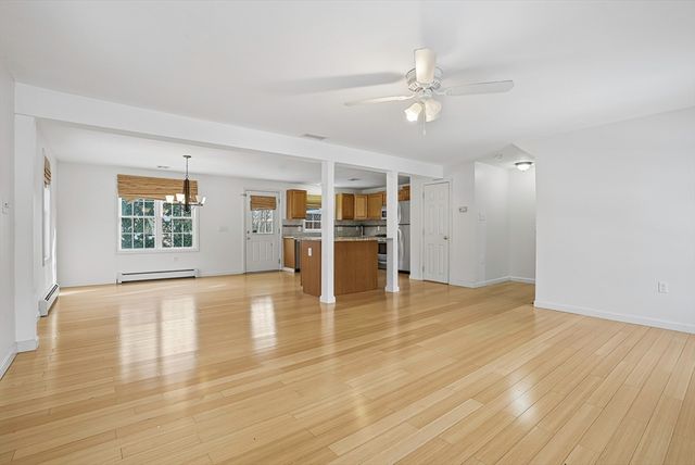 55 Arrowwood Dr 55, Shrewsbury, MA 01545