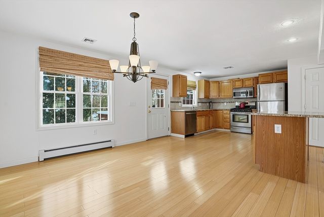 55 Arrowwood Dr 55, Shrewsbury, MA 01545