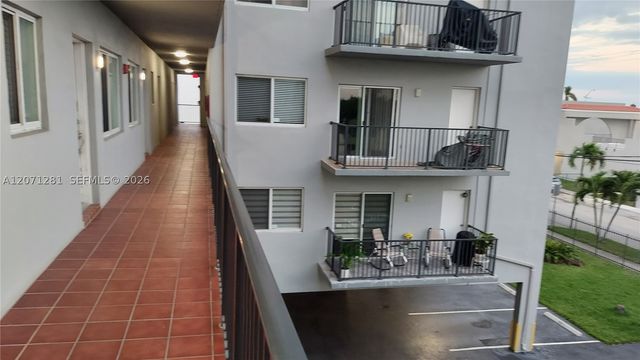 900 SW 84th Ave 301E, Miami, FL 33144