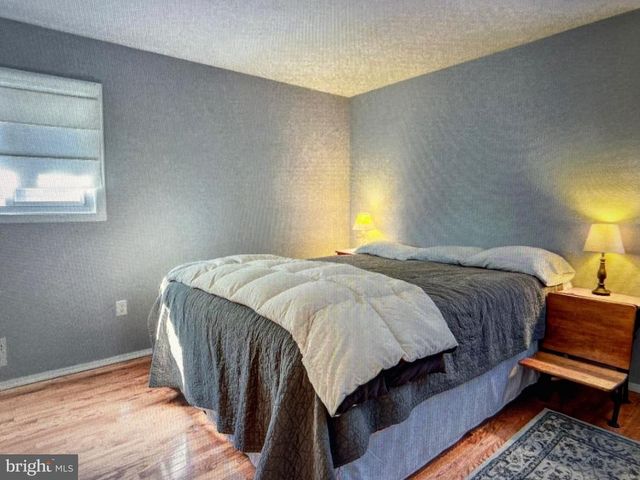 237 SHERWOOD AVE, Hamilton, NJ 08619