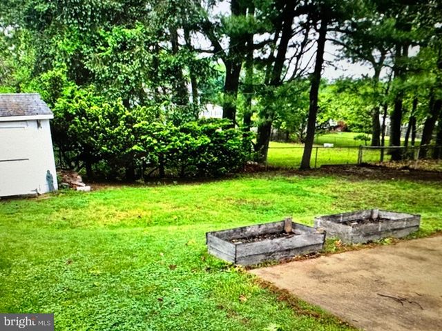 237 SHERWOOD AVE, Hamilton, NJ 08619