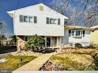 237 SHERWOOD AVE, Hamilton, NJ 08619