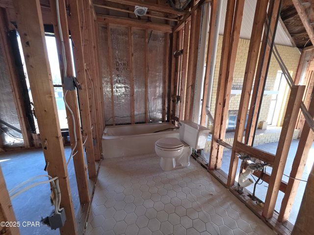 2721 Jenks Avenue, Panama City, FL 32405