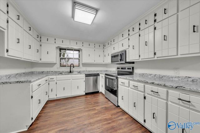 190 County Road 856, Collinsville, AL 35961