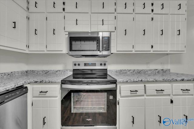 190 County Road 856, Collinsville, AL 35961