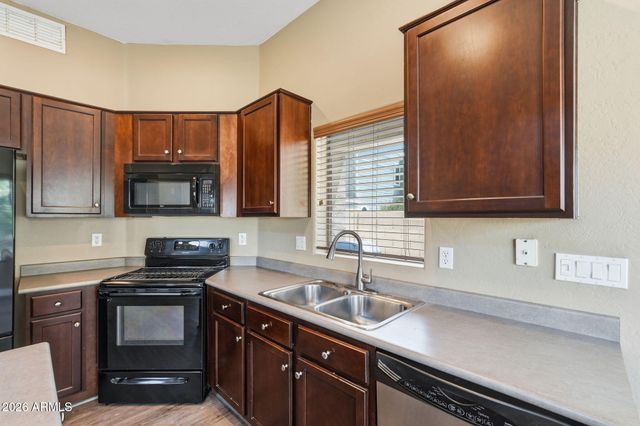 544 N ALMA SCHOOL Road 39, Mesa, AZ 85201