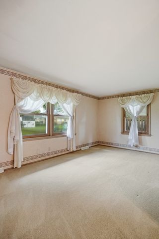 964 Cimarron Drive, Davenport, IA 52804