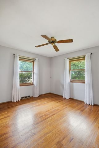 964 Cimarron Drive, Davenport, IA 52804