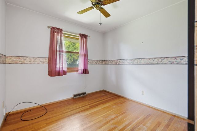 964 Cimarron Drive, Davenport, IA 52804