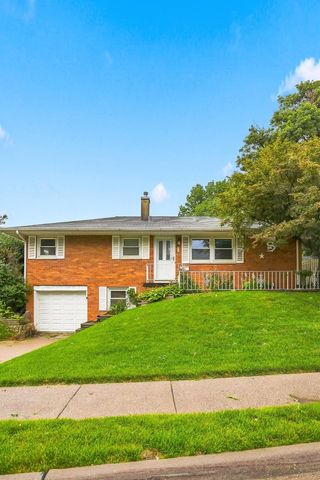 964 Cimarron Drive, Davenport, IA 52804