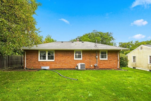 964 Cimarron Drive, Davenport, IA 52804