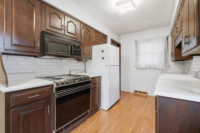 964 Cimarron Drive, Davenport, IA 52804
