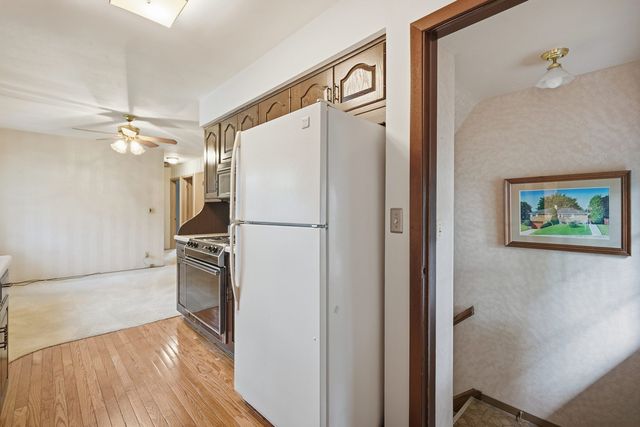 964 Cimarron Drive, Davenport, IA 52804