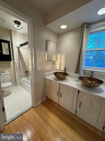 20333 PLEASANT RIDGE DR, Gaithersburg, MD 20886