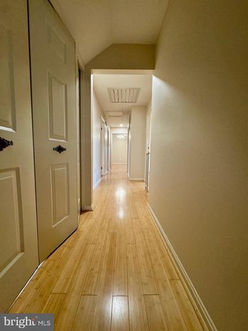 20333 PLEASANT RIDGE DR, Gaithersburg, MD 20886