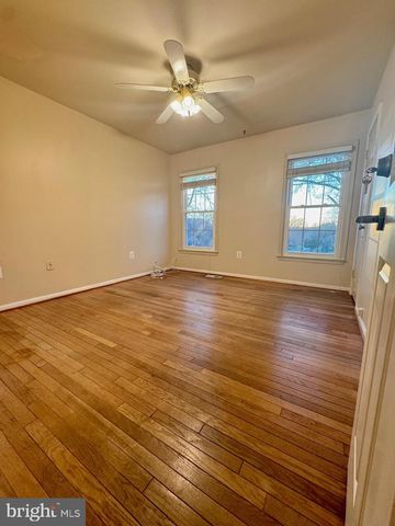 20333 PLEASANT RIDGE DR, Gaithersburg, MD 20886