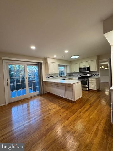 20333 PLEASANT RIDGE DR, Gaithersburg, MD 20886