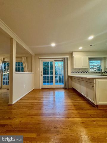 20333 PLEASANT RIDGE DR, Gaithersburg, MD 20886