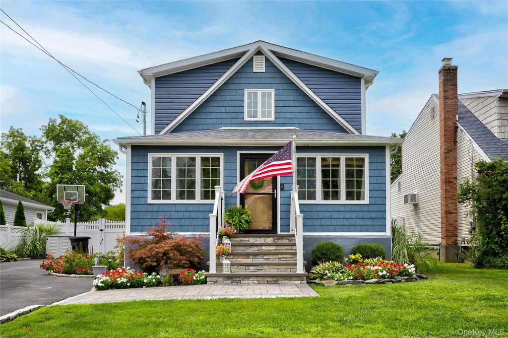 253 4th Street, East Northport, NY 11731