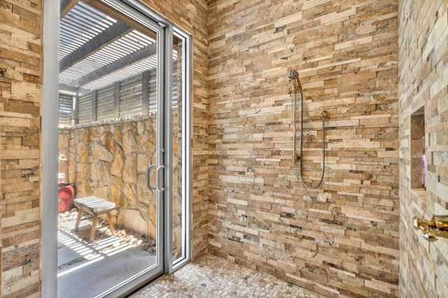 19404 Bold Venture DR 17, Spicewood, TX 78669