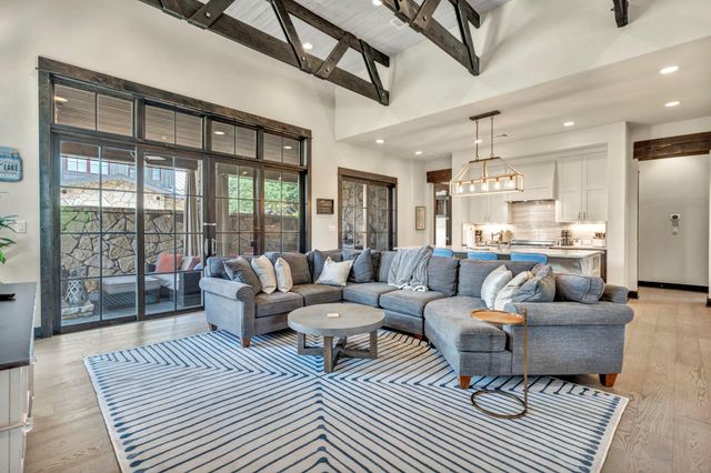 19404 Bold Venture DR 17, Spicewood, TX 78669