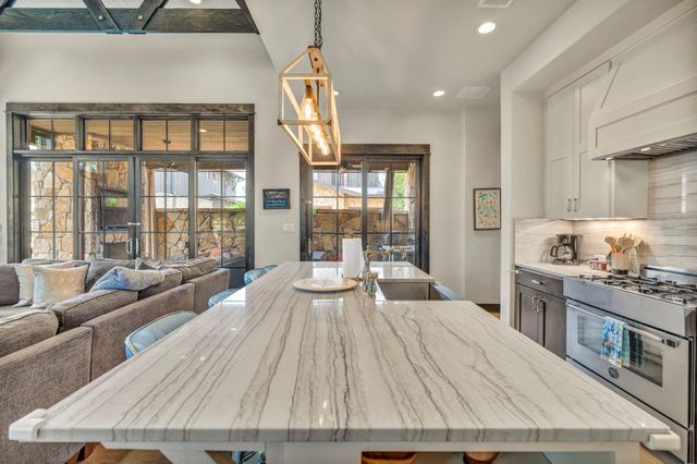 19404 Bold Venture DR 17, Spicewood, TX 78669