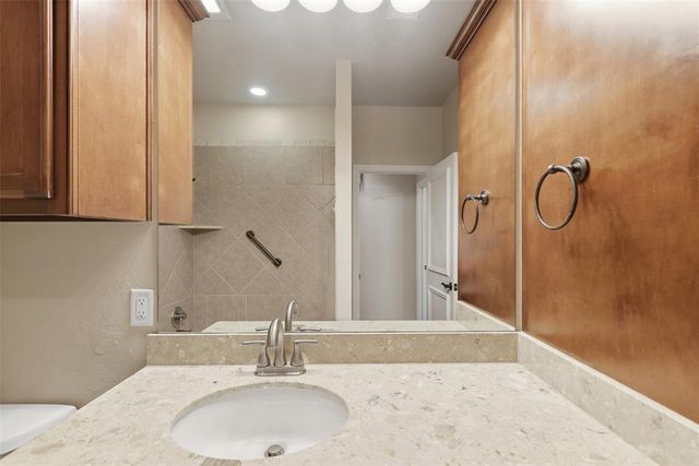 10215 Kingston Way, Oklahoma City, OK 73120