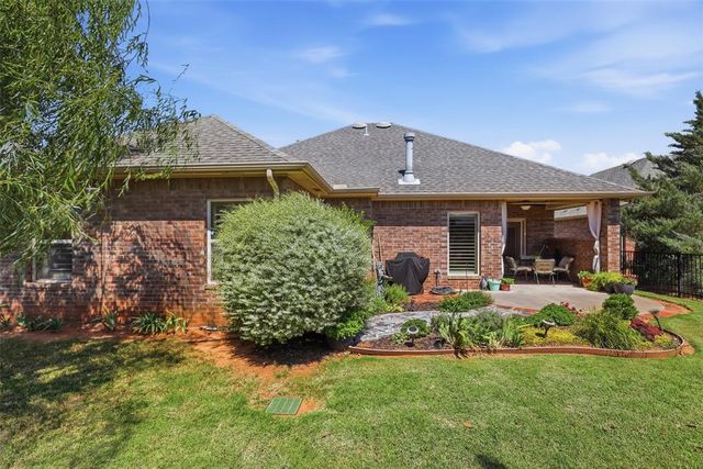10215 Kingston Way, Oklahoma City, OK 73120