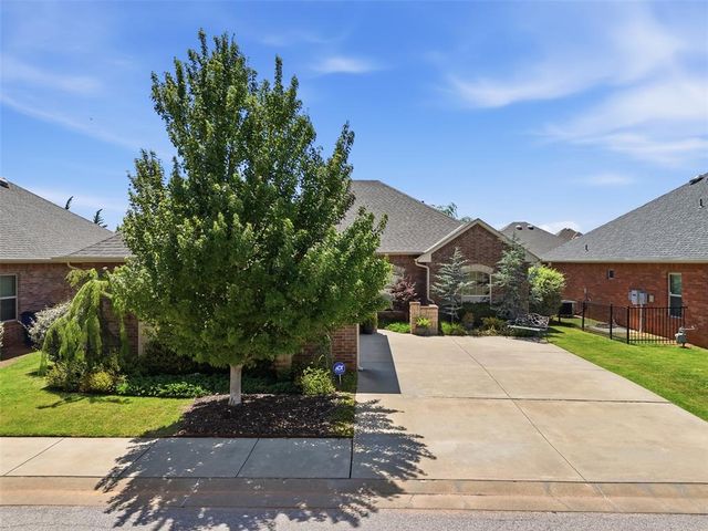 10215 Kingston Way, Oklahoma City, OK 73120