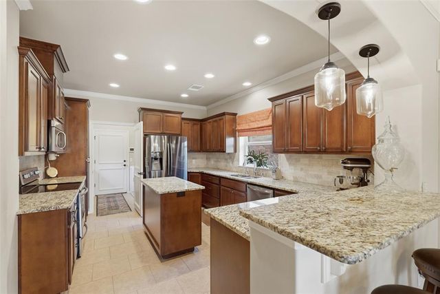 10215 Kingston Way, Oklahoma City, OK 73120