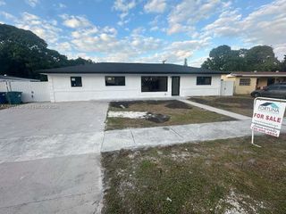 2041 NW 190th Ter, Miami Gardens, FL 33056