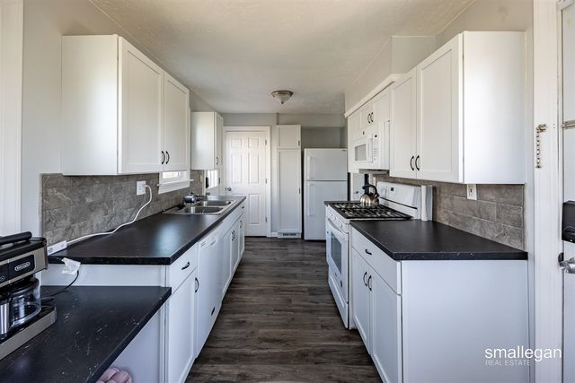 2041 Kalamazoo Avenue, Grand Rapids, MI 49507