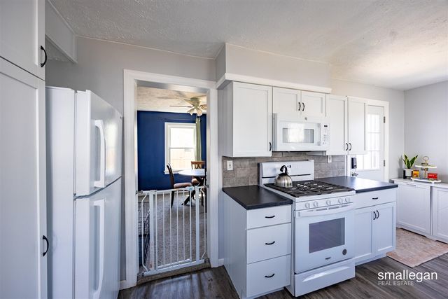 2041 Kalamazoo Avenue, Grand Rapids, MI 49507