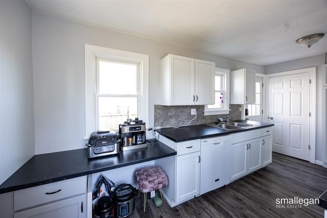 2041 Kalamazoo Avenue, Grand Rapids, MI 49507