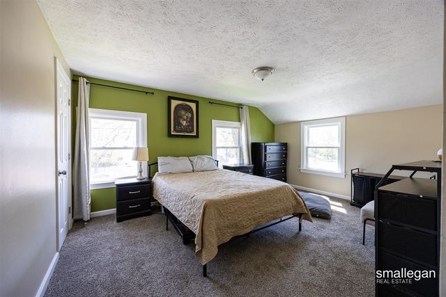 2041 Kalamazoo Avenue, Grand Rapids, MI 49507