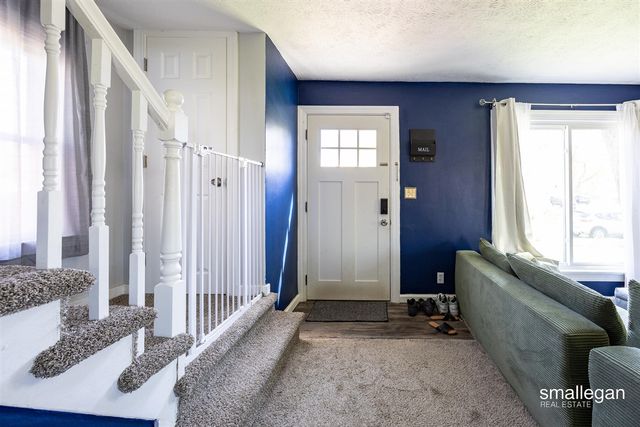 2041 Kalamazoo Avenue, Grand Rapids, MI 49507