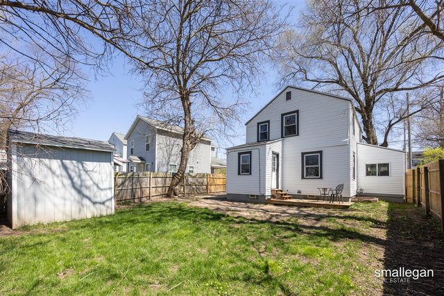 2041 Kalamazoo Avenue, Grand Rapids, MI 49507