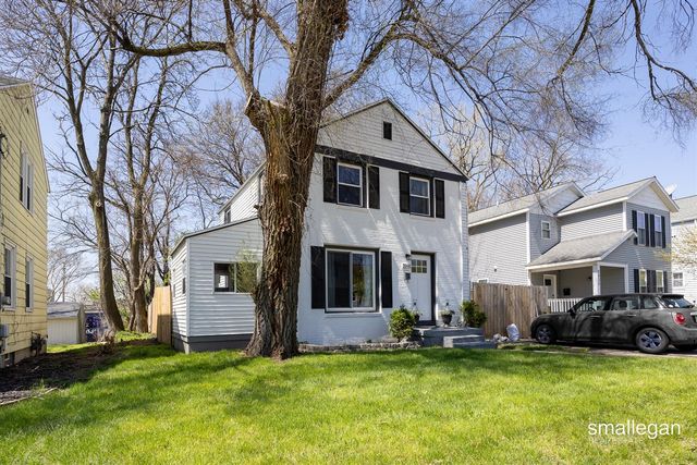 2041 Kalamazoo Avenue, Grand Rapids, MI 49507