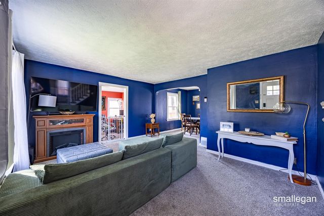 2041 Kalamazoo Avenue, Grand Rapids, MI 49507