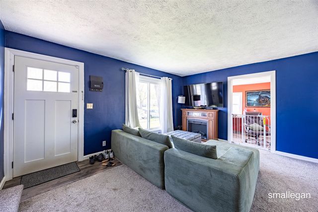 2041 Kalamazoo Avenue, Grand Rapids, MI 49507