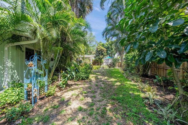 3424 OLD OAK DRIVE, Sarasota, FL 34239