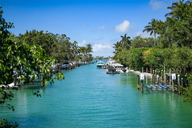 3424 OLD OAK DRIVE, Sarasota, FL 34239