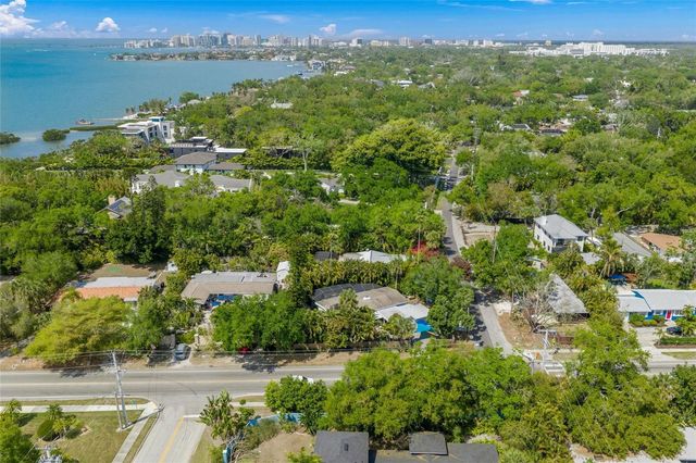 3424 OLD OAK DRIVE, Sarasota, FL 34239