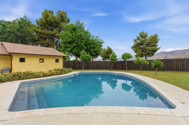 32339 Fairway Drive, Springville, CA 93265