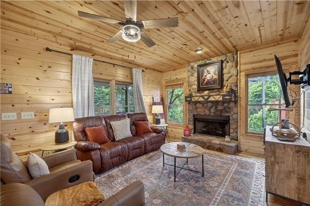 170 Wildwood Court, Ellijay, GA 30540